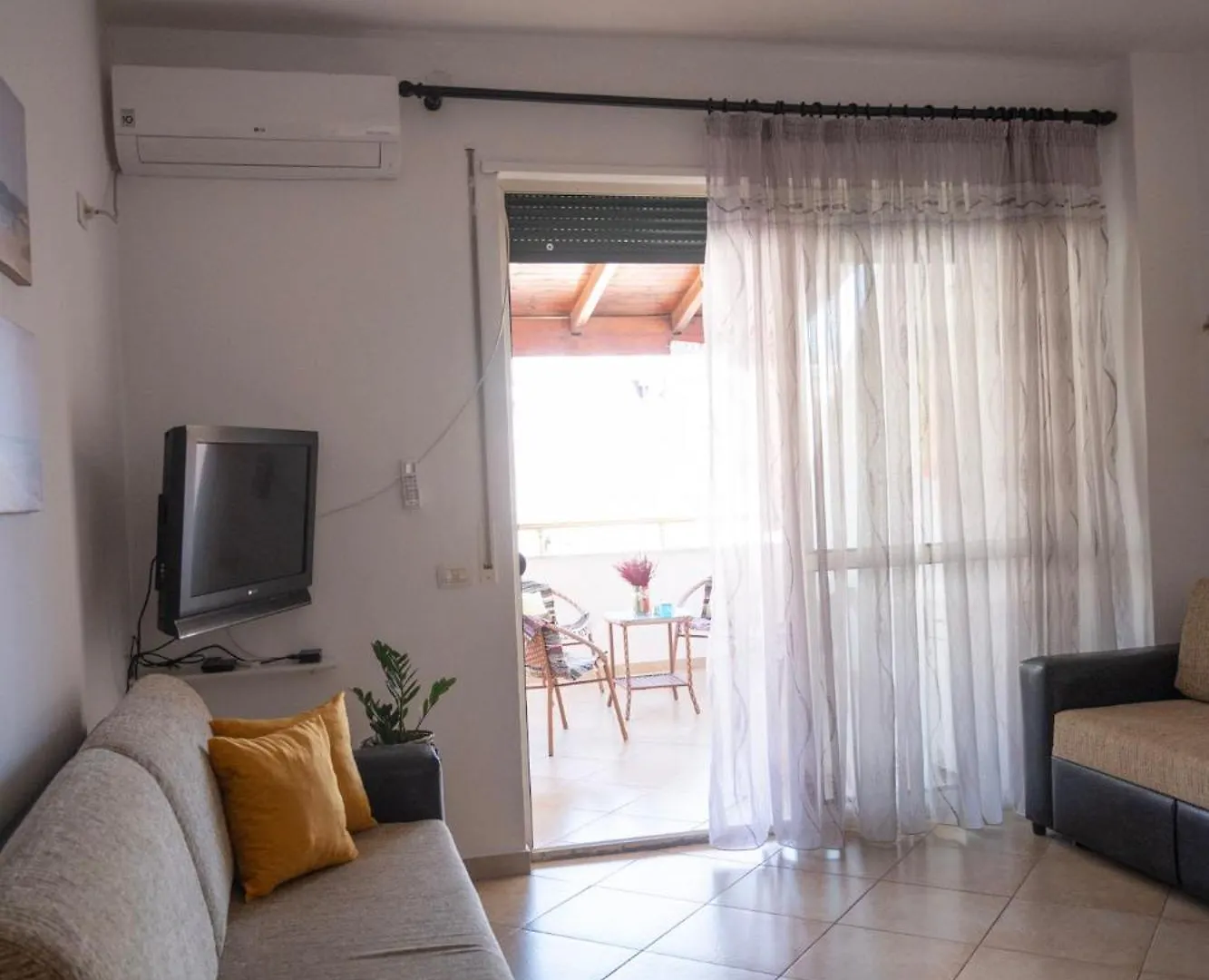 Hoxha Veranda Apartment Durrës